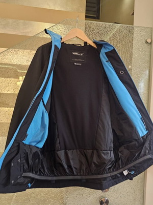 O'Neill men's ski jacket size L like new, black and blue