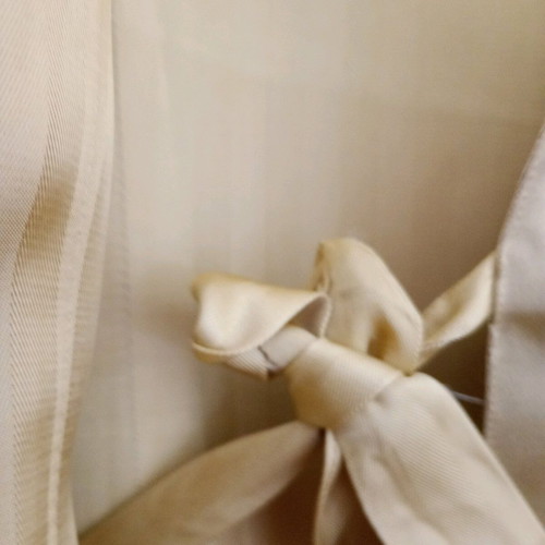 Women's pure silk robe like new, collectible Peony Brand size 40