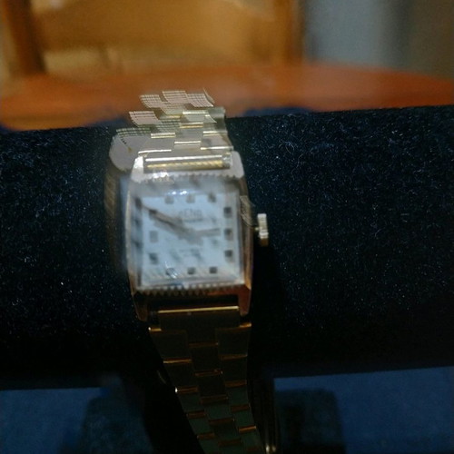 BENO 19 Rubis Incabloc Suisse women's manual wristwatch new with bracelet