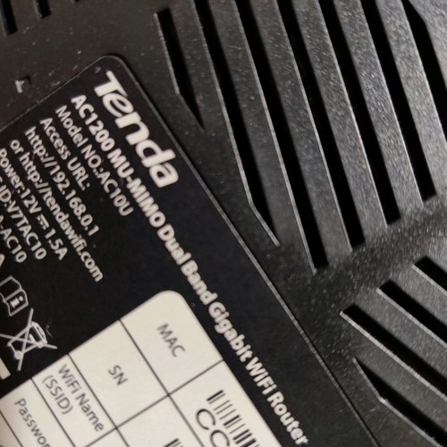 Tenda AC1200 MU-MMO Dual Band Router in excellent condition