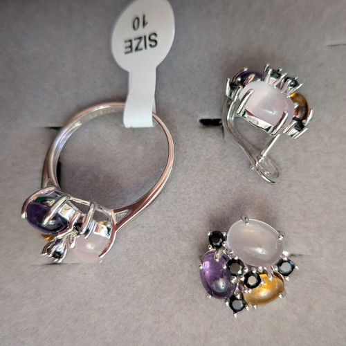 Silver jewelry set with natural gemstones