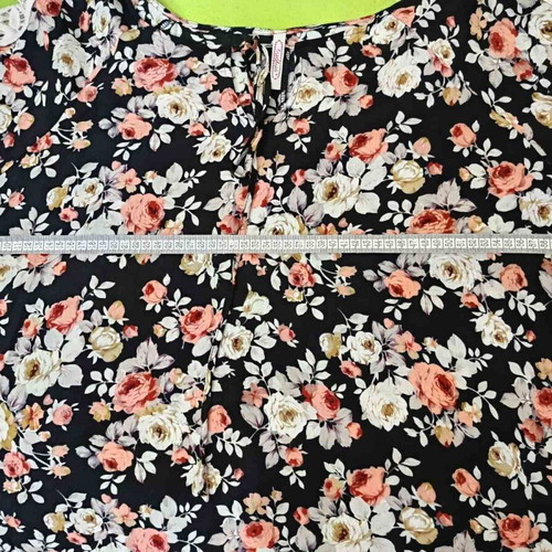 Blouse with knitted lace sleeves like new, size 2XL