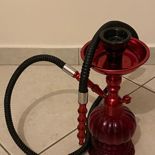 Small hookah like new with accessories and cleaning set in case
