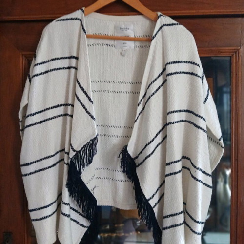 Bershka poncho like new, size M, white and blue