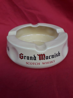 Porcelain promotional ashtray Grand Macnish from the 1960s