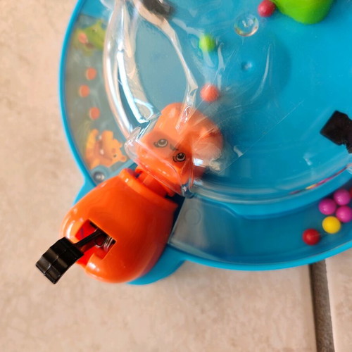 Food grabbing game with hippos like new
