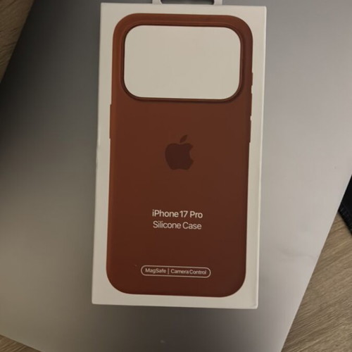 Apple iPhone 17 Pro silicone case Terra Cotta with MagSafe