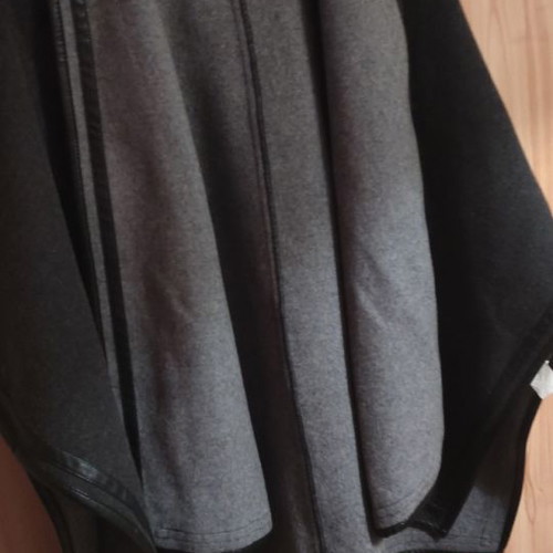 Cape used in black and gray color