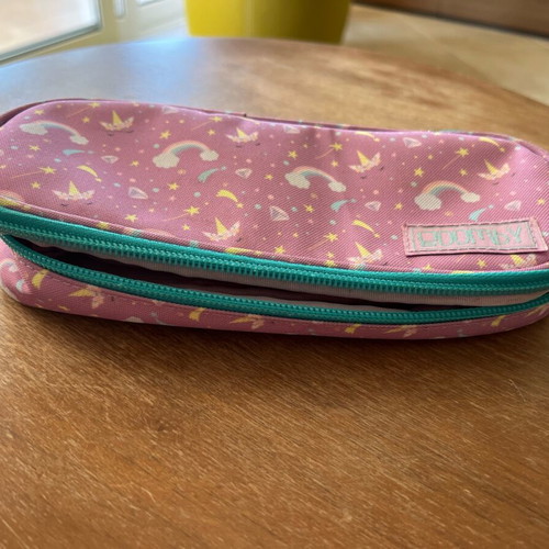 School pencil case like new