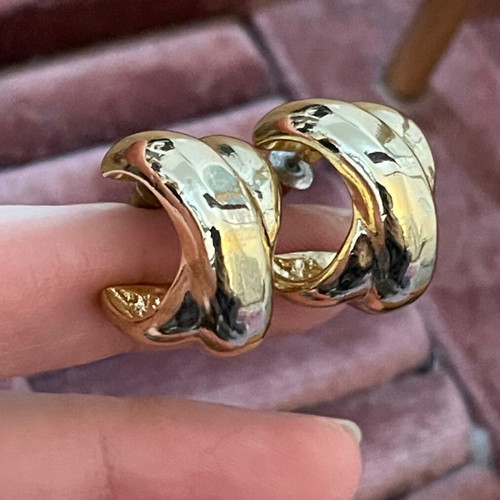 Earrings gold color like new