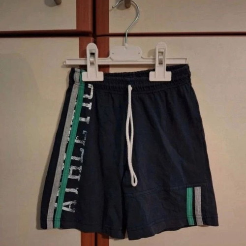 Boys' shorts and t-shirts pack size 5Y like new, multicolor