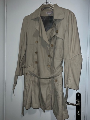 Attrattivo beige trench coat like new, size S