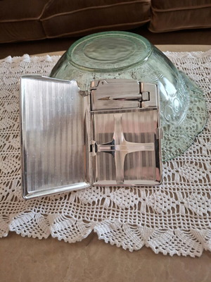 Ronson cigarette case like new