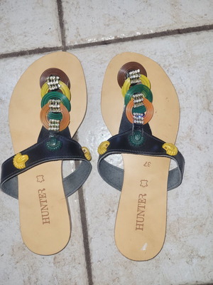 Hunter leather sandals new, women's size 37, black