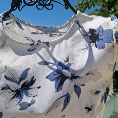 Blue Vanilla floral dress like new, white and blue, size S