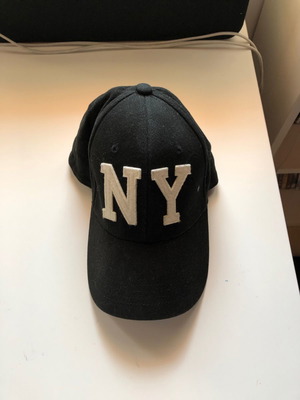 New York City Aeropostale Hat Size Medium Color Black