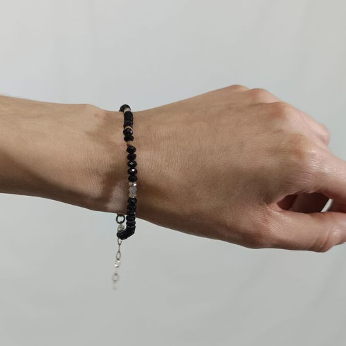 Bracelet with black spinel like new, stainless steel chain 18 cm