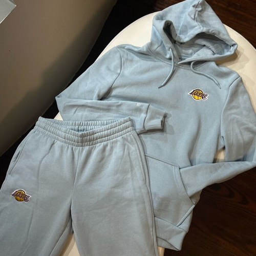 Los Angeles Lakers set like new, small size hoodie and pants