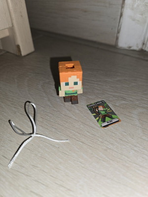 Kinder Joy Minecraft Alex new with card