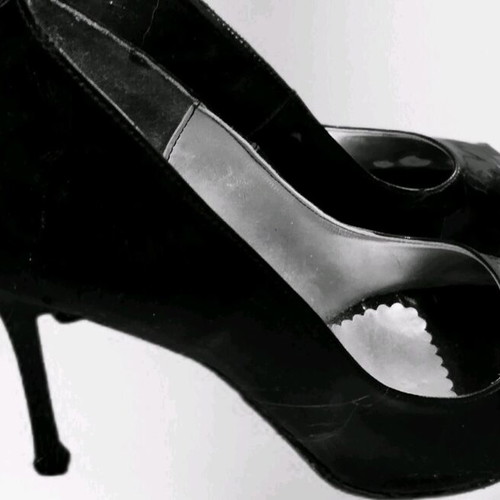 A To Z Greek patent leather pumps like new, size 39, black