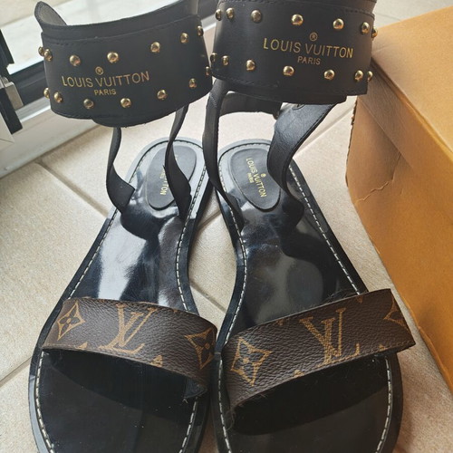 Louis Vuitton sandals like new, size 38, black and brown
