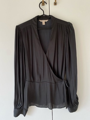 Banana Republic wrap blouse size S like new, black