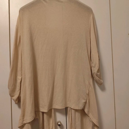 Cream cardigan like new, elastic, one size