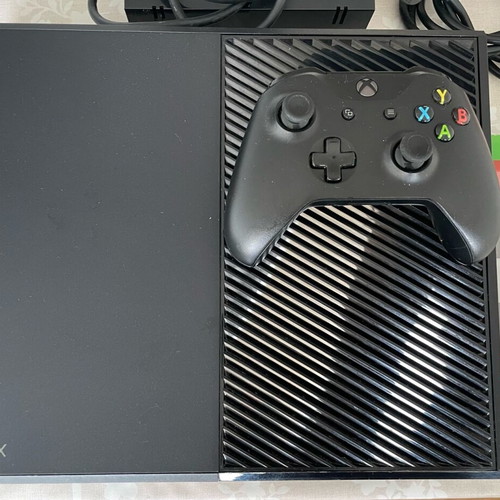 Xbox One 500GB used with 1 controller and games