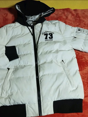 White reversible jacket like new, size M, with detachable hood