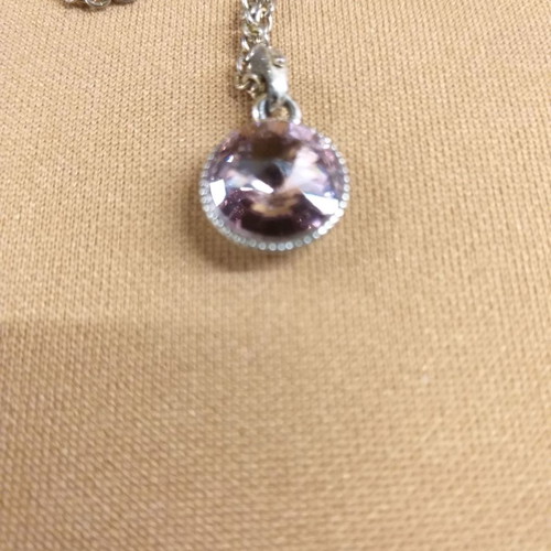 Pendant with fuchsia crystal and metal chain