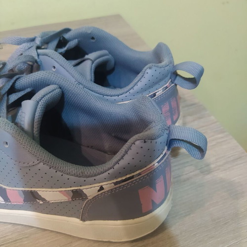 Nike athletic shoes used, gray, size 40