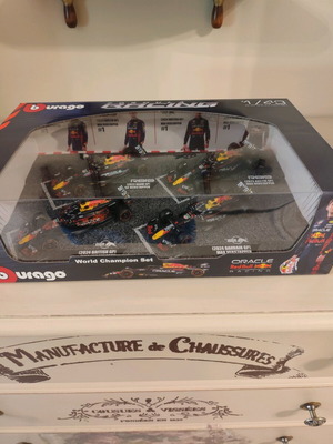 Σετ Bburago F1 Red Bull World Champion 1/43 καινούργιο