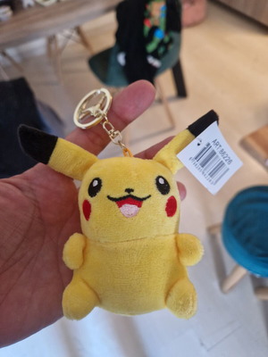 Pikachu keychain like new