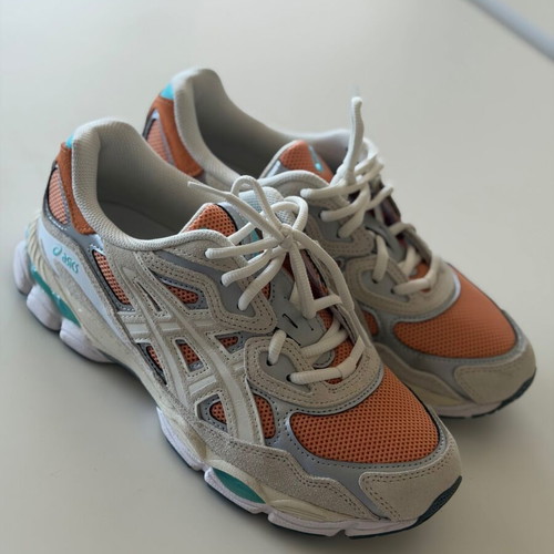 Asics Gel-NYC sneakers size 41.5 like new