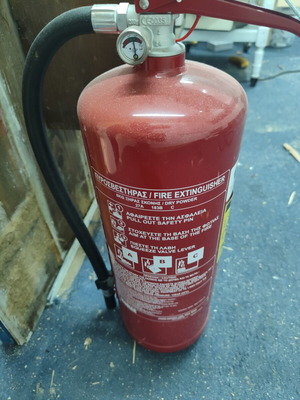 Fire extinguisher like new, still valid