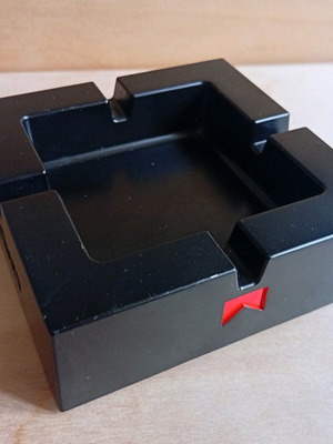 Marlboro ashtray like new