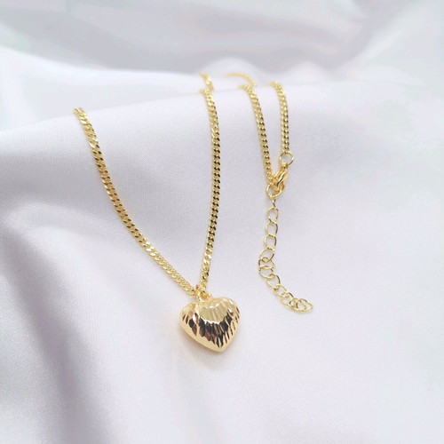 Necklace with embossed heart 18K gold plated new