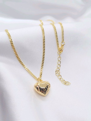Necklace with embossed heart 18K gold plated new