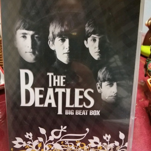 The Beatles Collectible Box Set with 1 DVD and 1 CD new