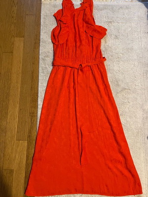 Coral midi dress Oysho like new with ruffles and belt