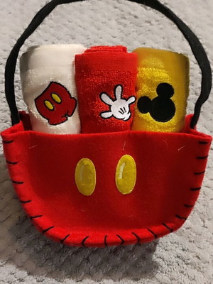 Disney Mickey Mouse towel set like new