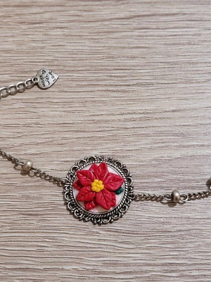 Christmas poinsettia bracelet like new