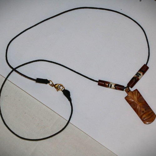 Maori Totem Mask Pendant from Carved Bone with Gold Clasp 22ct Gold Plated 5Macro