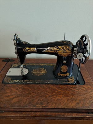 Singer sewing machine used, fully functional