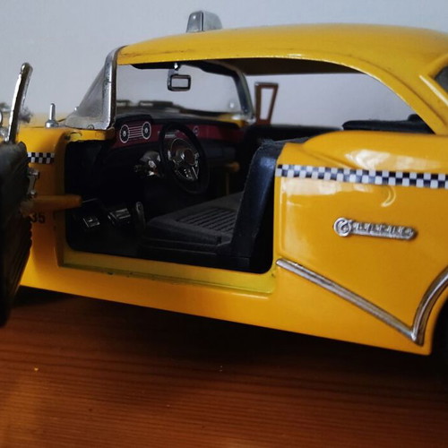 Buick Century 1955 yellow taxi cab 1:18 scale diecast model used
