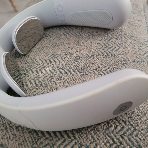 Smart Bluetooth Lafe EMS001 neck massage device