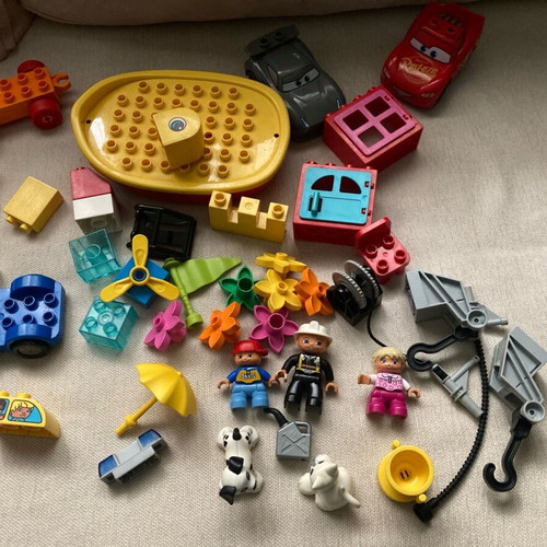 Lego Duplo used, 235 pieces with building plate