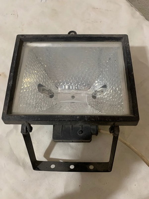 Προβολέας 220volt πολύ δυνατός μεταχειρισμένος με καλώδιο 4,5 μέτρα