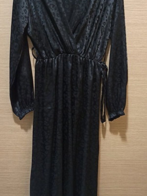 Black leopard dress like new, lightweight with belt