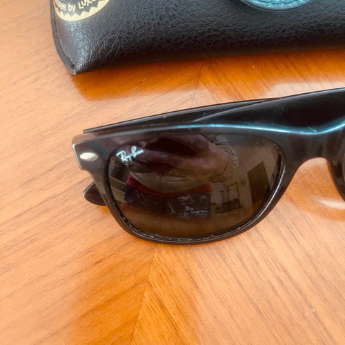Ray Ban sunglasses black like new unisex with case
